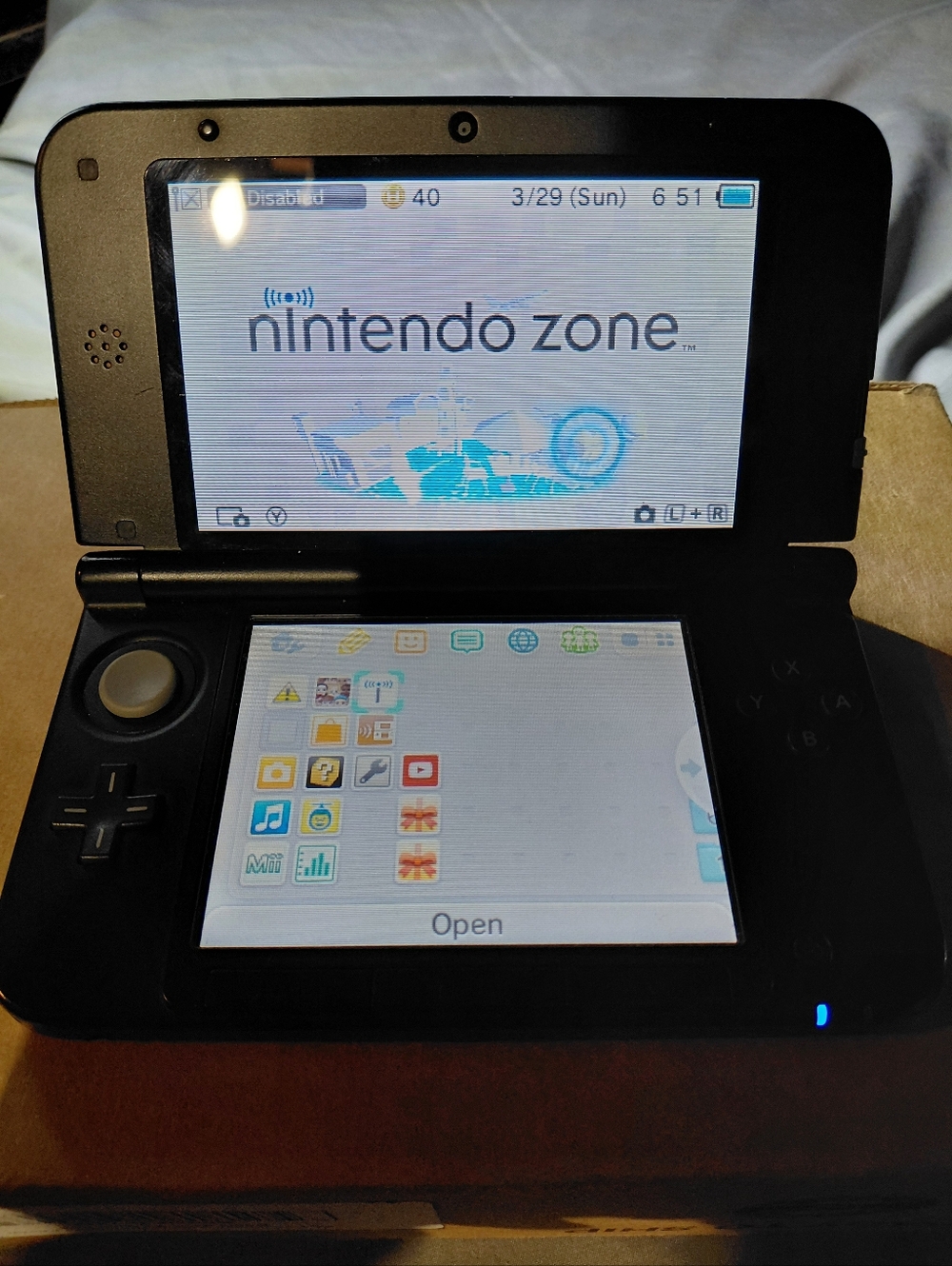 Nintendo 3DS XL Handheld Console W/charger, Red